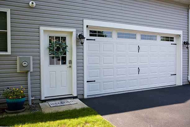24/7 Emergency Garage Door Panel Replacement experts in Sangamon County County, IL